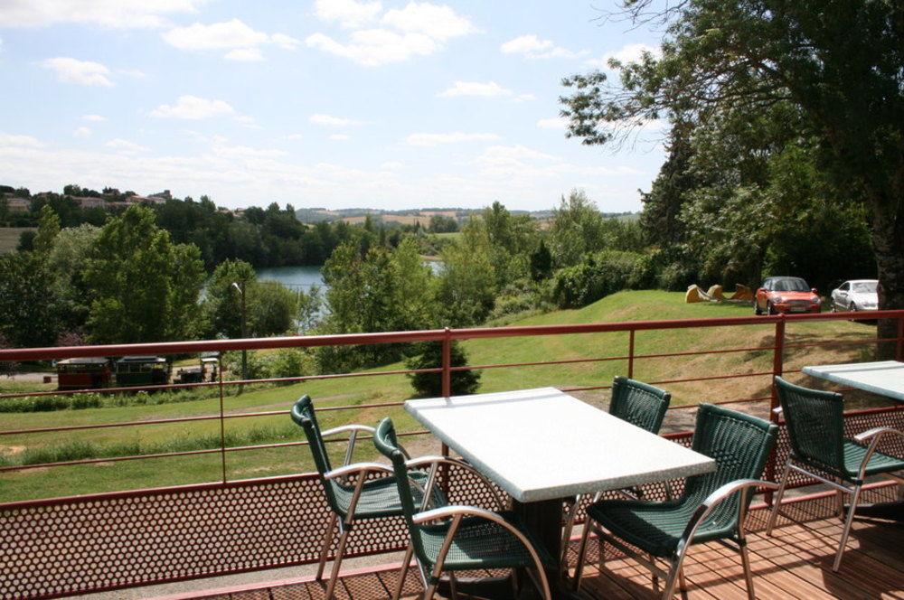 L'Hostellerie des Lacs Monclar-de-Quercy Extérieur photo
